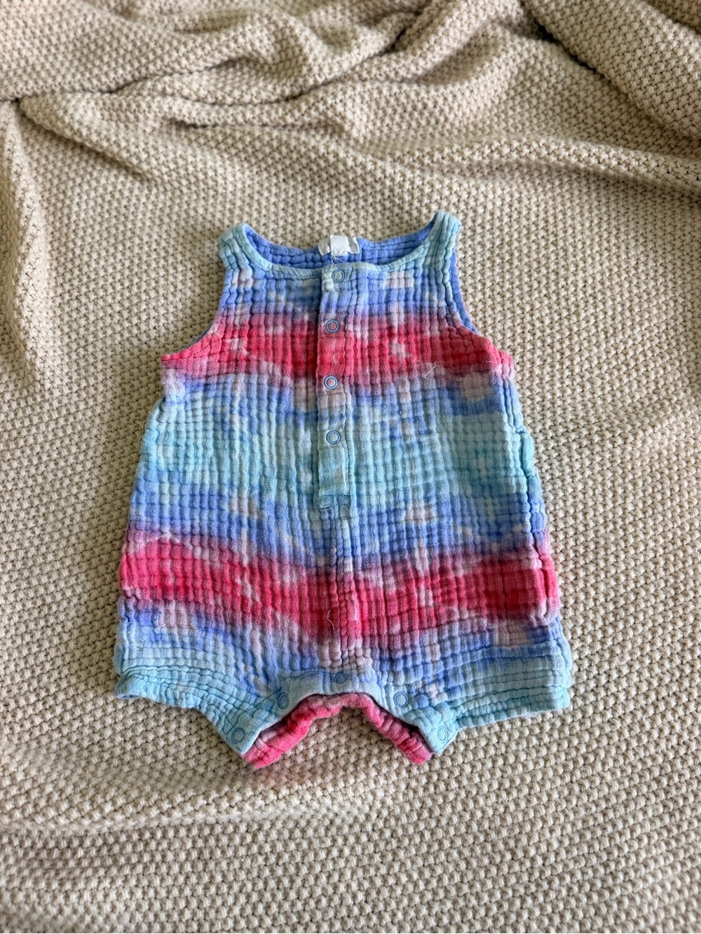 Angel Dear Muslin Patriotic Romper 🇺🇸💙❤️
Size 12–18M | EUC